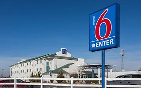 Motel 6 Dale In